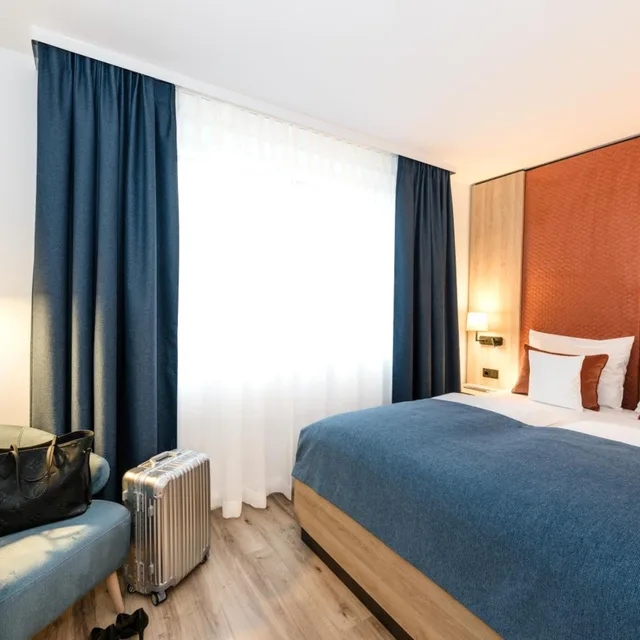 Room, Queen Bed, Forest View، Best Western Premier Seehotel Krautkraemer 1/3