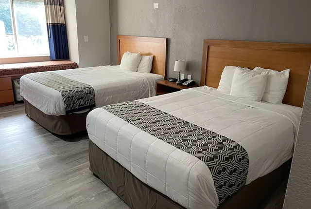 غرفة بسريرين كوين لذوي الإعاقة، Microtel Inn Suites By Wyndham Newport News Airport 1/3