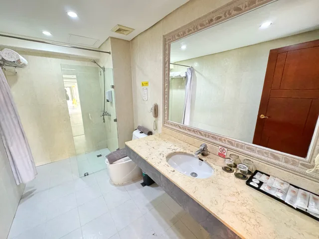 غرفة ديلوكس رباعية، Golden Phoenix Hotel Boracay 5/5