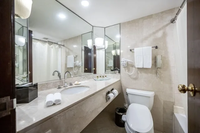 غرفة بسرير كينج، Jin Jiang Tower Hotel 5/5