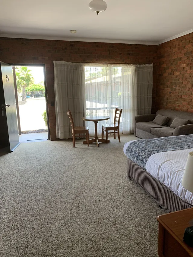 غرفة قياسية بسرير كوين، FEDERATION MOTOR INN 2/2