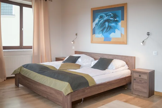غرفة ديلوكس بسرير كوين وسرير فردي مع أريكة، Royal Residence 1/3