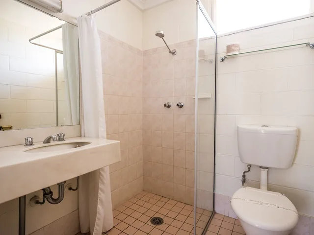 غرفة عائلية بسرير كوين وسريرين منفصلين، Plainsman Motel 8/8