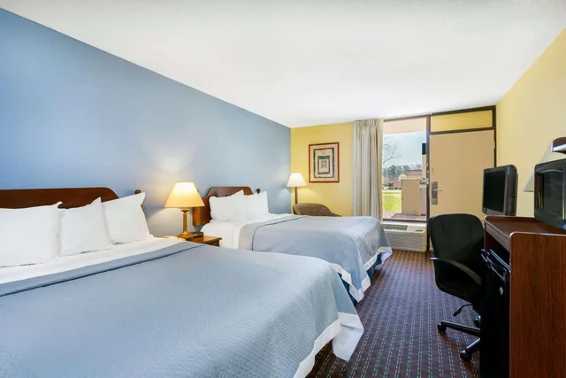 استوديو بسريرين كوين، Days Inn by Wyndham Mocksville 1/1