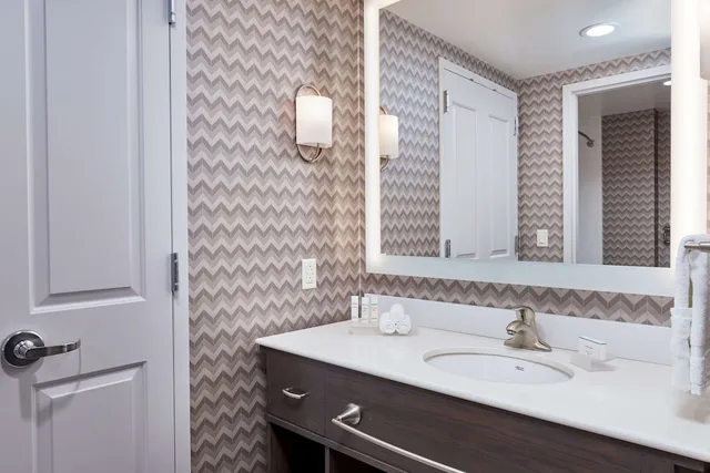 جناح بسرير كينج بإطلالة على المدينة بحوض استحمام لذوي الإعاقة، Homewood Suites By Hilton Teaneck Glenpointe 4/5