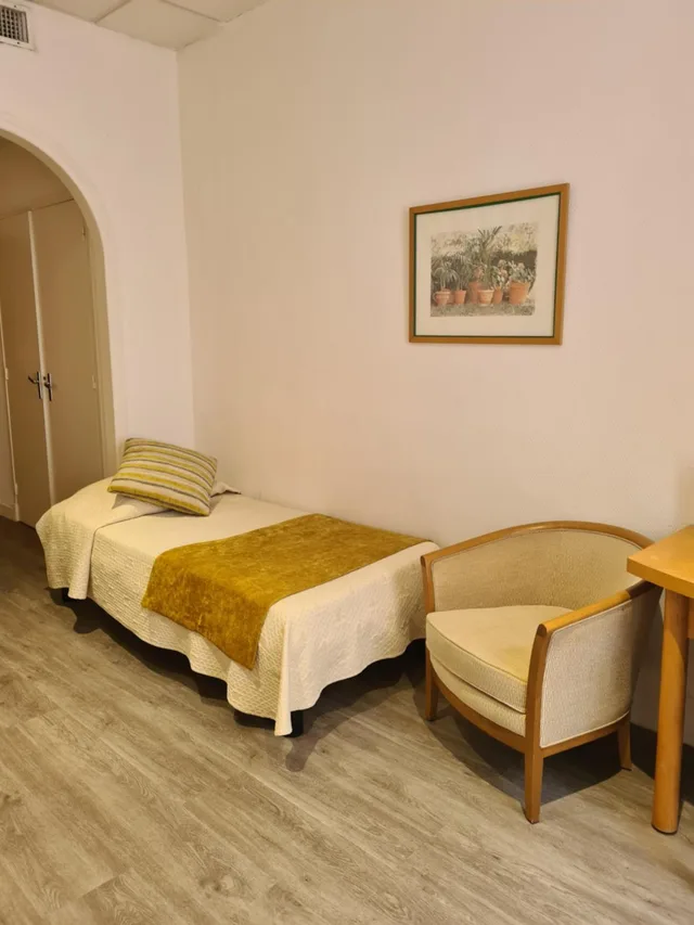 غرفة اقتصادية مفردة، Hotel Busby 3/10