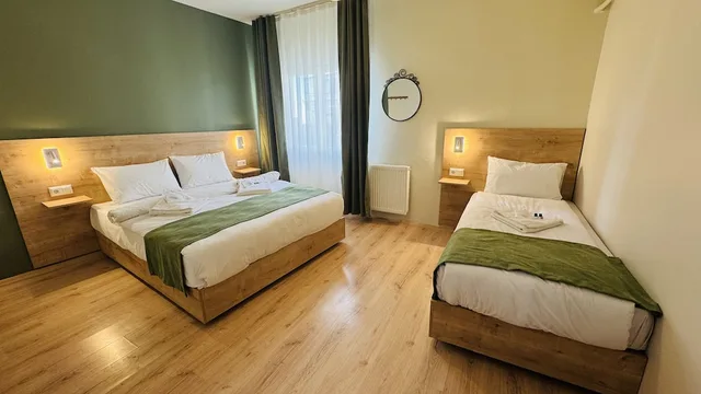 Room, Queen Bed, Shared Bathroom, Sultan Hostel & Guesthouse 2/6