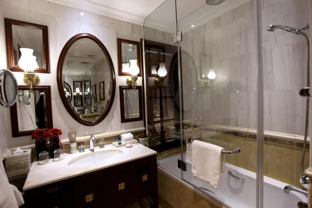 Luxury, Twin Beds, Sofitel Legend Metropole Hanoi Hotel 5/6