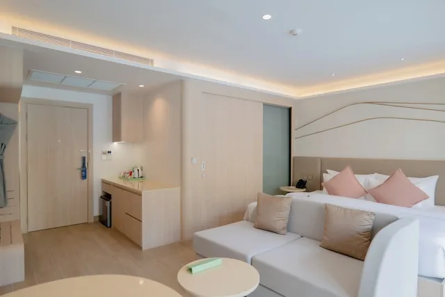 Grand, Deluxe, King Bed, Pool Access، Wyndham Garden Naithon Phuket 4/6