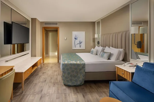 Standard, Twin Beds, Lateral Side Sea View, 2 Sofa، Titanic Deluxe Lara 5/9