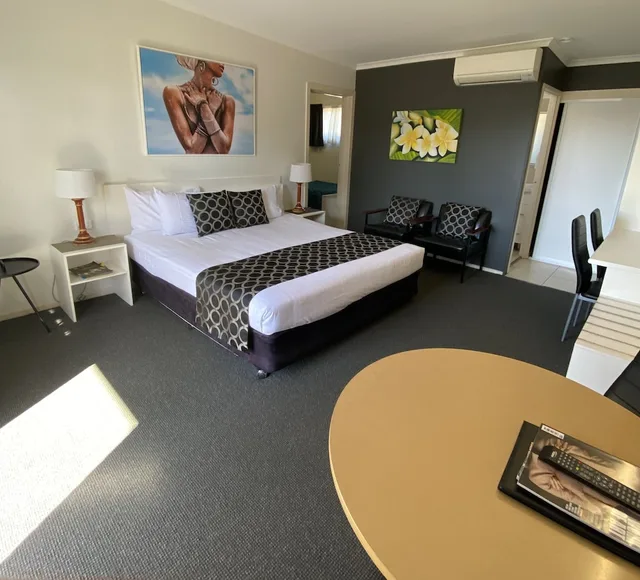 Superior, King Bed, Centre Point Mid City Motor Inn 3/6