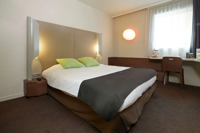 غرفة قياسية بسرير مزدوج، Hotel Campanile Nantes Centre Saint Jacques 2/7
