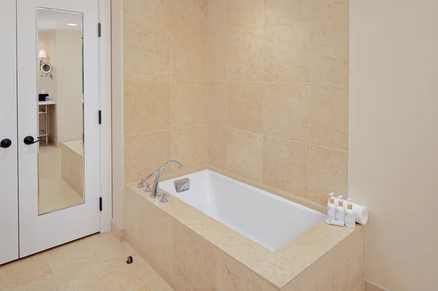 Estate, Suite, King Bed, Accessible، Estancia La Jolla Hotel And Spa 8/10
