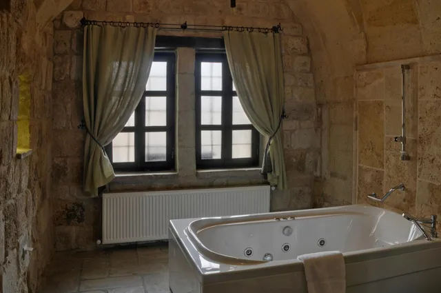 Cave, Suite, King Bed، Dere Suites 3/4
