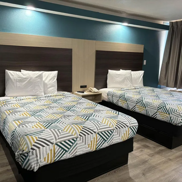 2 Queen Beds - Smoking, Micfridge، Studio6 Suites Memphis, TN – East Memphis 3/10
