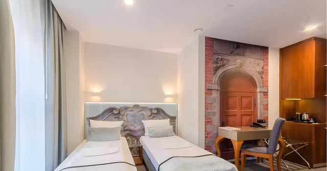 غرفة ثلاثية بسرير مزدوج، Celestin Residence 1/1