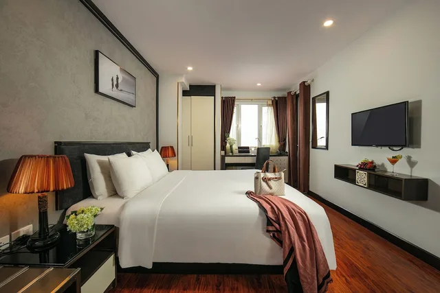 غرفة ديلوكس بسرير كينج، Hanoi La Palm Premier Hotel & Spa 2/7