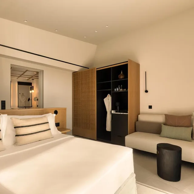 Zen, Retreat, with Pool، Domes Novos Santorini 1/7
