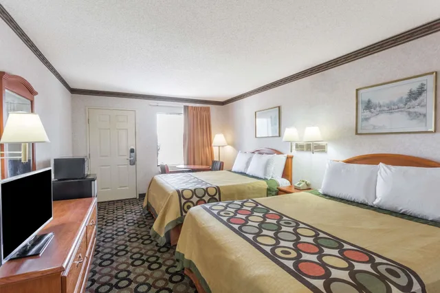 Room, 2 Double Beds, Super 8 By Wyndham Ashburn 2/7