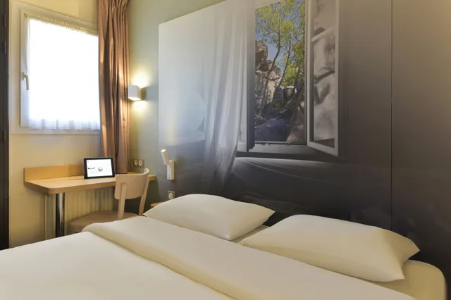 غرفة بسرير مزدوج لذوي الإعاقة، B&B Hotel Clermont Ferrand Le Brezet Aeroport 2/3