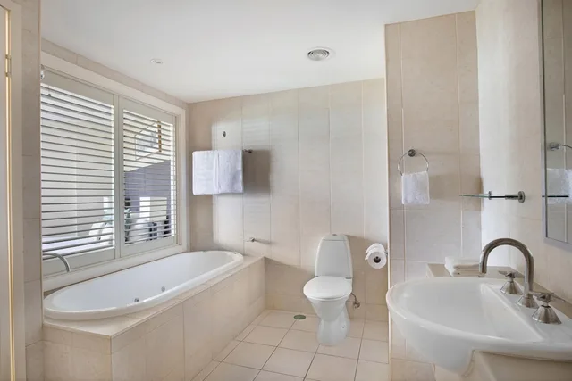 1 Bedroom, Ocean, Spa, Suite, King Bed، Mantra on Salt Beach Kingscliff 1/3