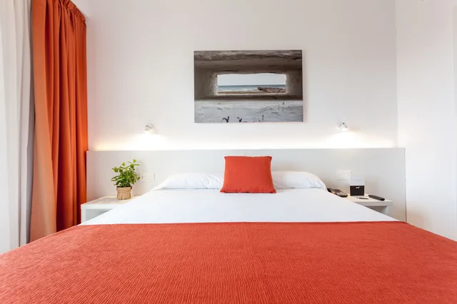 غرفة بسريرين منفصلين، Intelier Orange 1/6