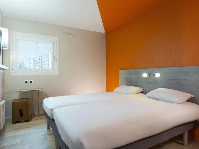غرفة بسريرين منفصلين، Hotel Ibis Budget de Fresnes 3/8