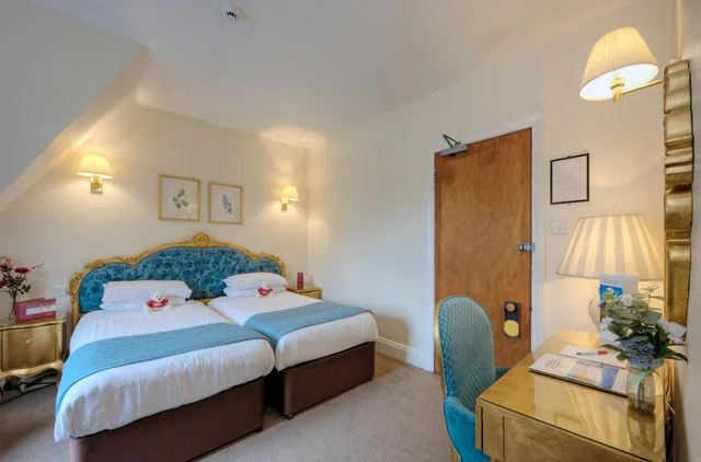 غرفة قياسية بسريرين منفصلين بإطلالة على الحديقة، Muthu Newton Hotel 6/10