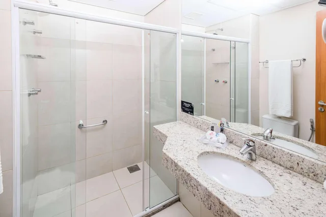 غرفة فاخرة بسرير مزدوج، eSuites Virginia Luxemburgo 2/2