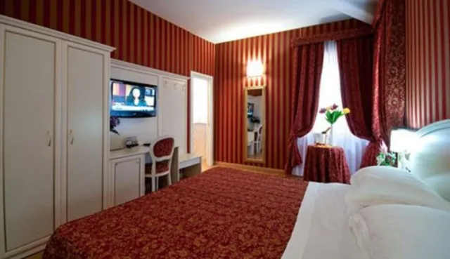 غرفة سوبيريور بسرير مزدوج، Trevi 41 Hotel 3/7