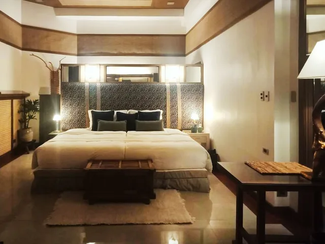 Zephyr, Grand, Premier, Suite, King Bed, Ocean View, Vivere Azure Hotel 1/1