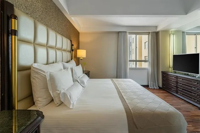 Diplomat, Suite, King Bed، Bourbon Curitiba Hotel & Suites 1/5