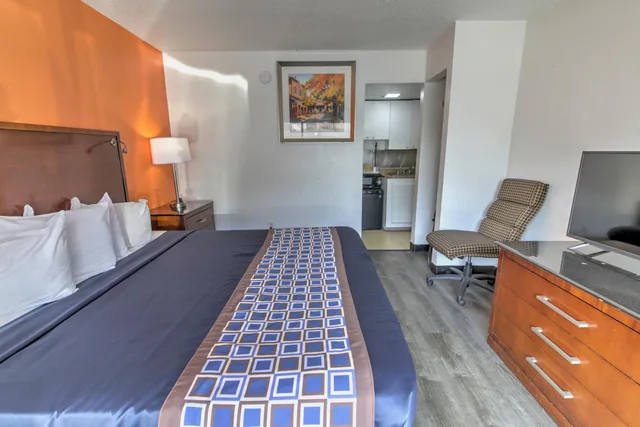 غرفة قياسية بسرير كينج، White Marlin Inn 3/8