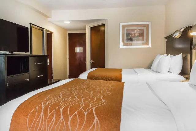 غرفة قياسية بسريرين كوين، Comfort Inn & Suites LaGuardia Airport 10/10