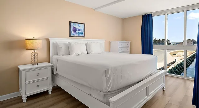 3 Bedrooms, Condo, Premium, 2 Queen and Twin Beds, Bay View, Sofa، Bay Club Resort 9/10
