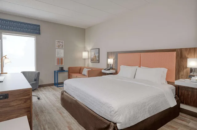 غرفة بسرير كينج لذوي الإعاقة، Hampton Inn Washington Court House 1/3
