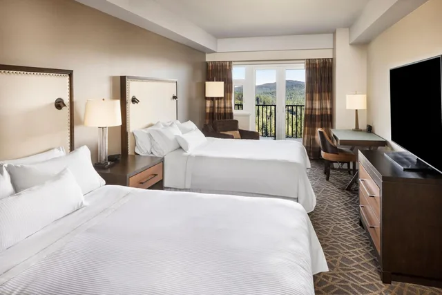 Deluxe, King Bed, Golf Course View, Balcony، Westin Bear Mountain Golf Resort And Spa 2/2
