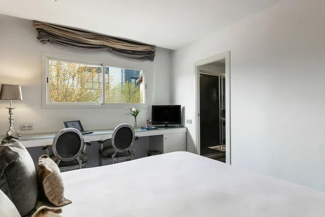 غرفة قياسية بسرير كوين، Globales Acis And Galatea Hotel 5/8