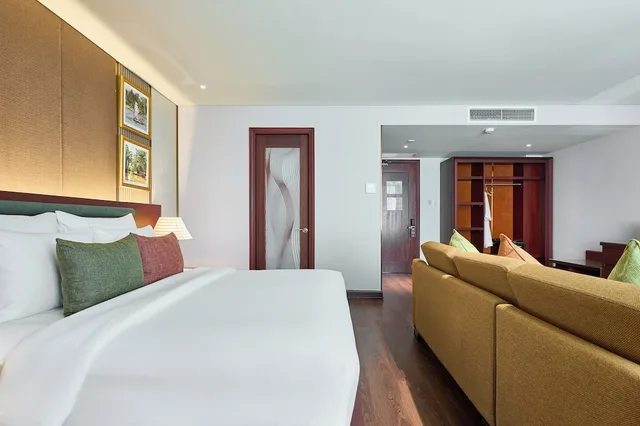 Kin, Suite, Queen Bed, Kin Hotel Thi Sach Edition 3/10