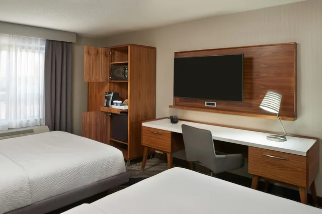 غرفة بسريرين كوين، Four Points by Sheraton Vaughan 2/9