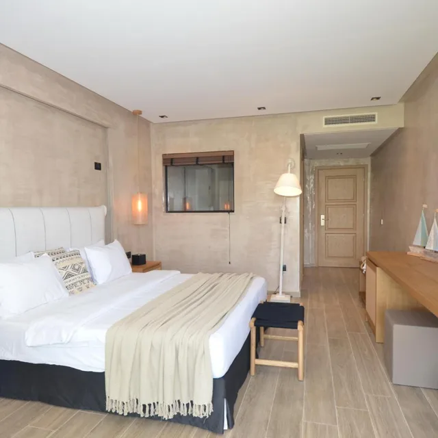 Smart, Superior، Evilion Sea And Sun Hotel 2/10