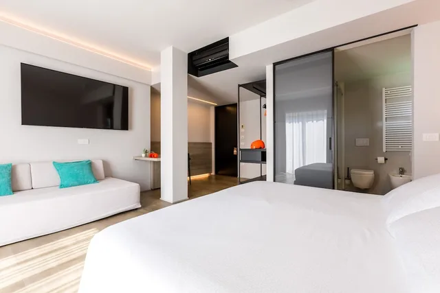 Superior, Double Bed, Sofa, Goti Hotel 2/6