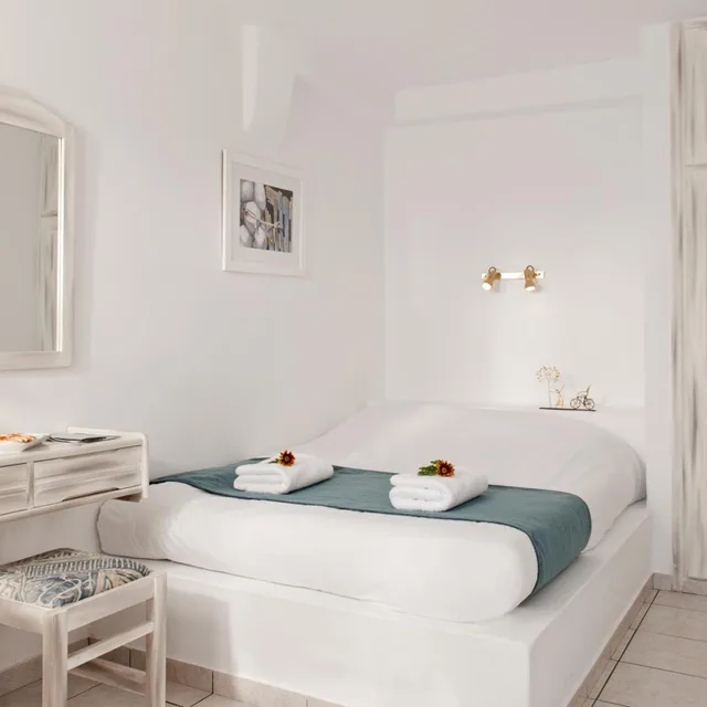 Caldera, Double Bed, Sunset View, Regina Mare Adults Only 1/2