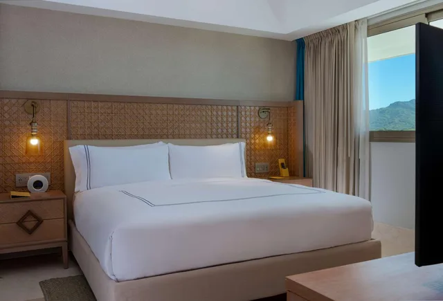 إقامة بغرفتي نوم بإطلالة جزئية على البحر، Conrad Punta De Mita 1/3