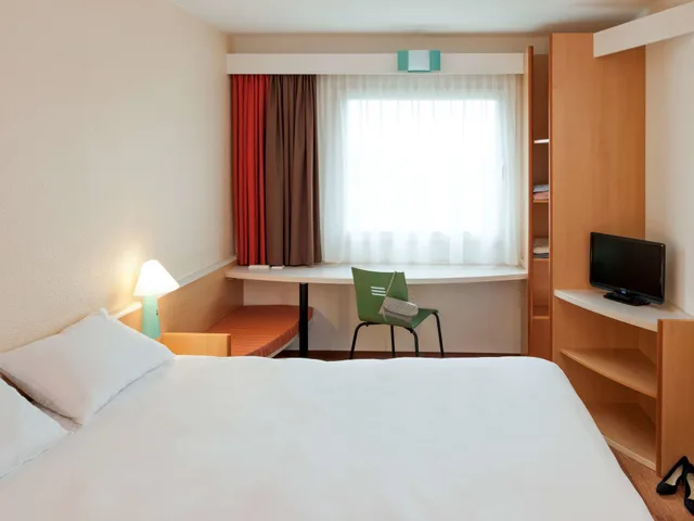 غرفة رباعية بسرير مزدوج مع أريكة، Ibis Bayeux Port En Bessin 5/10