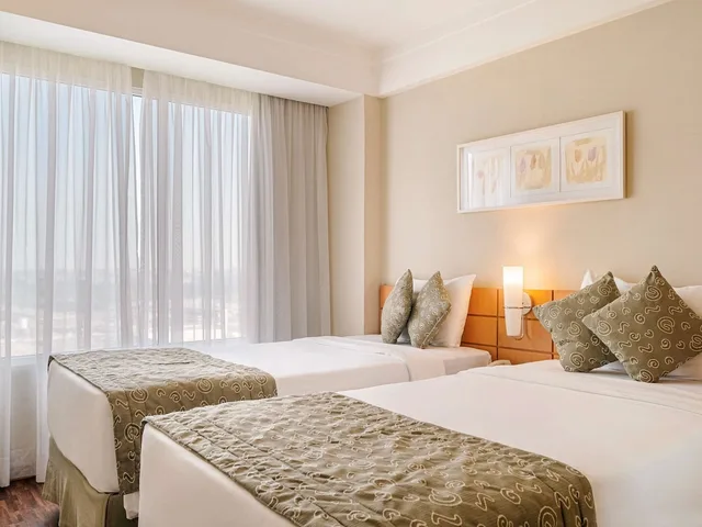 غرفة قياسية بسريرين منفصلين مع أريكة، Mercure Guarulhos Aeroporto Hotel 1/10