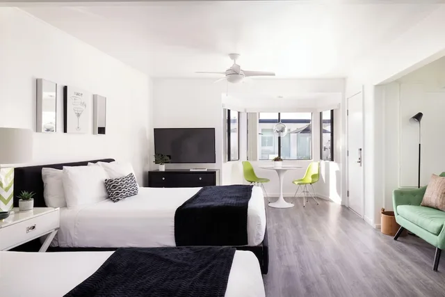 غرفة ديلوكس بسرير كينج وسريرين كوين وسرير كوين، The Three Fifty Hotel - Adults Only 3/6