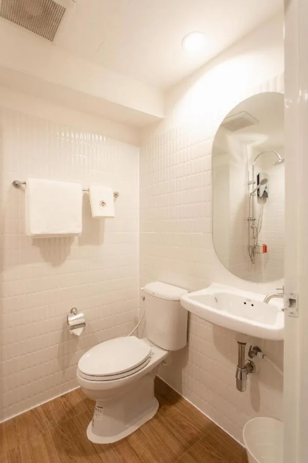 Superior, Twin Beds, Private Bathroom, Hotel PAPA Bangkok Siriraj 9/10