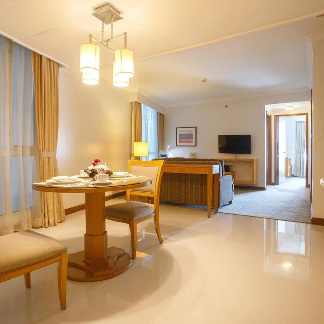 Two Bedroom Deluxe، The Linden Suites 5/8