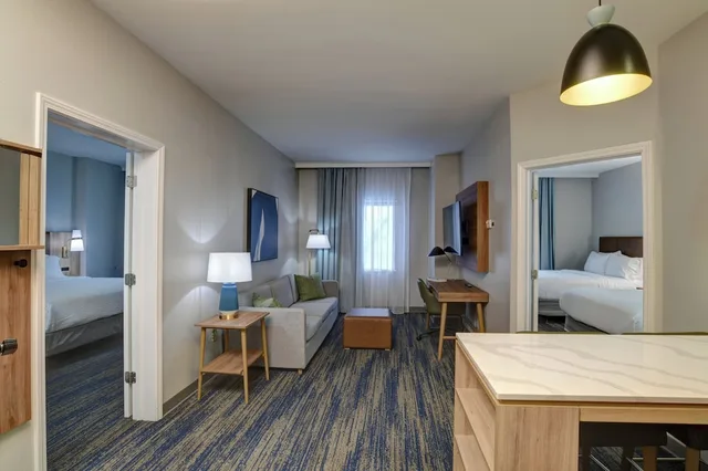 جناح بسرير كينج وسريرين مزدوجين بغرفتي نوم بمطبخ، Staybridge Suites Oklahoma City 6/10